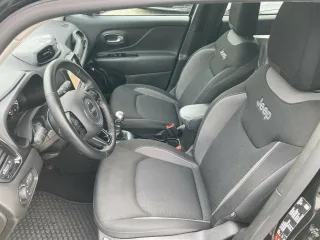JEEP Renegade – Fahrzeugbild 6