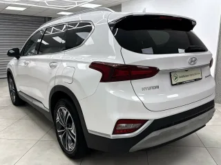 HYUNDAI Santa – Fahrzeugbild 4