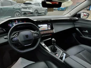 PEUGEOT 308 – Fahrzeugbild 11