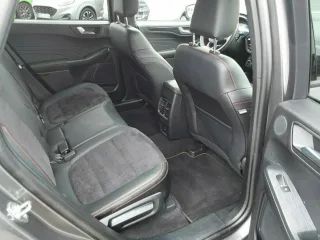 FORD Kuga – Fahrzeugbild 11
