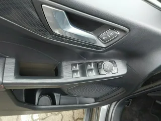 FORD Kuga – Fahrzeugbild 15