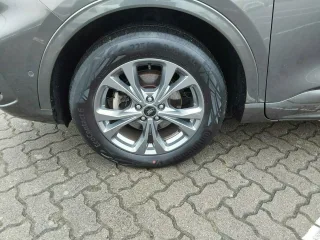 FORD Kuga – Fahrzeugbild 4