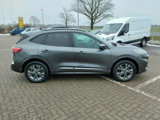 FORD Kuga – Fahrzeugbild 8