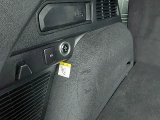 FORD Kuga – Fahrzeugbild 9