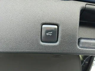 FORD KUGA – Fahrzeugbild 11