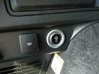 FORD KUGA – Fahrzeugbild 12