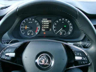 SKODA Octavia – Fahrzeugbild 10