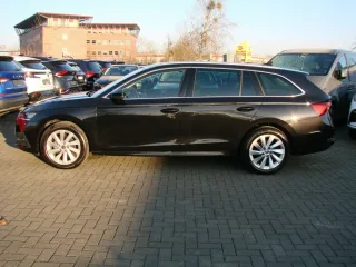 SKODA Octavia – Fahrzeugbild 5