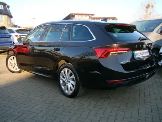 SKODA Octavia – Fahrzeugbild 6