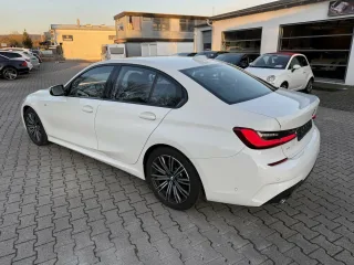BMW 330d – Fahrzeugbild 3