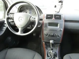 MERCEDES-BENZ A 200 – Fahrzeugbild 11