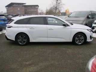 PEUGEOT 308 – Fahrzeugbild 4