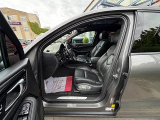 PORSCHE Macan – Fahrzeugbild 9