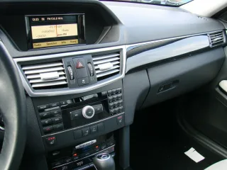 MERCEDES-BENZ E 220 – Fahrzeugbild 11