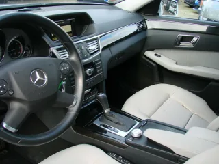 MERCEDES-BENZ E 220 – Fahrzeugbild 13