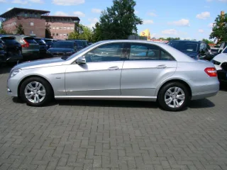 MERCEDES-BENZ E 220 – Fahrzeugbild 5