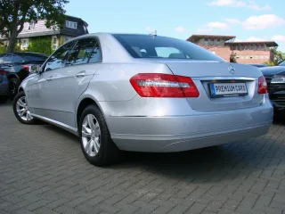 MERCEDES-BENZ E 220 – Fahrzeugbild 6