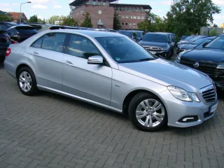 MERCEDES-BENZ E 220 – Fahrzeugbild 7