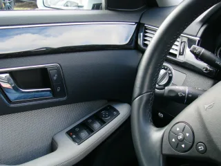 MERCEDES-BENZ E 220 – Fahrzeugbild 9