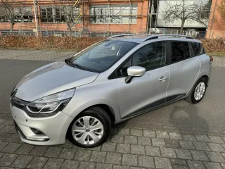 RENAULT Clio – Fahrzeugbild 1