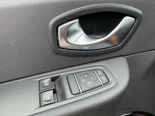 RENAULT Clio – Fahrzeugbild 11