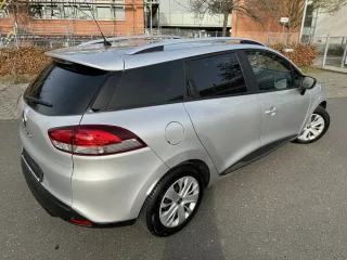 RENAULT Clio – Fahrzeugbild 4