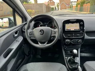 RENAULT Clio – Fahrzeugbild 6