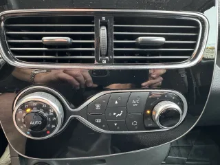 RENAULT Clio – Fahrzeugbild 10