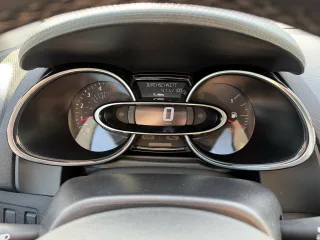 RENAULT Clio – Fahrzeugbild 8