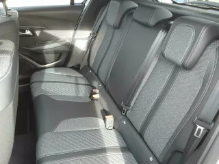 PEUGEOT 208 – Fahrzeugbild 7