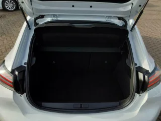 PEUGEOT 208 – Fahrzeugbild 8