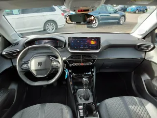 PEUGEOT 208 – Fahrzeugbild 9