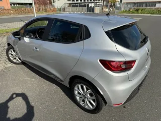 RENAULT Clio – Fahrzeugbild 4