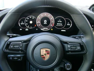 PORSCHE 992 – Fahrzeugbild 12