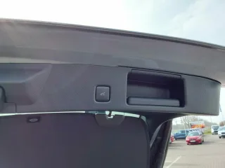 FORD Kuga – Fahrzeugbild 11