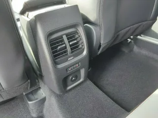 FORD Kuga – Fahrzeugbild 13