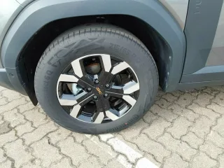 DACIA Duster – Fahrzeugbild 4