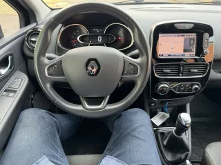 RENAULT Clio – Fahrzeugbild 6