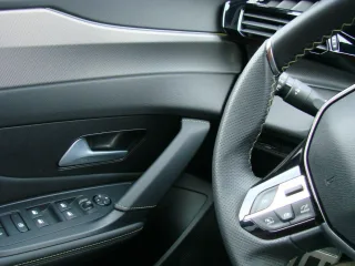 PEUGEOT 308 – Fahrzeugbild 9