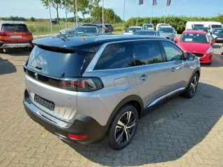 PEUGEOT 5008 – Fahrzeugbild 4
