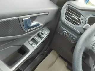 FORD KUGA – Fahrzeugbild 15