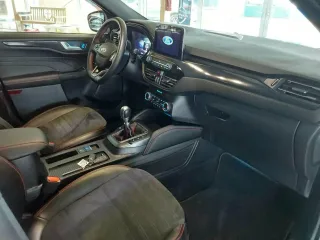 FORD Kuga – Fahrzeugbild 11