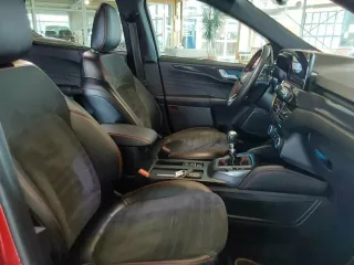 FORD Kuga – Fahrzeugbild 12