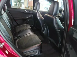 FORD Kuga – Fahrzeugbild 14