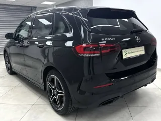 MERCEDES-BENZ B 250 – Fahrzeugbild 4