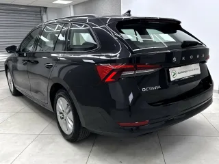 SKODA Octavia – Fahrzeugbild 4