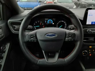FORD Focus – Fahrzeugbild 11