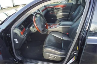 LEXUS LS – Fahrzeugbild 5