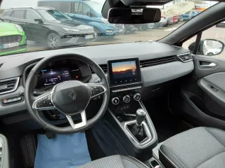 RENAULT Clio – Fahrzeugbild 11