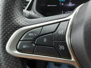 RENAULT Clio – Fahrzeugbild 13